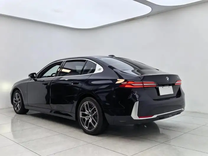 BMW 5 Series 2024 Model 530Li Leading Model Luxury Set – фото 3
