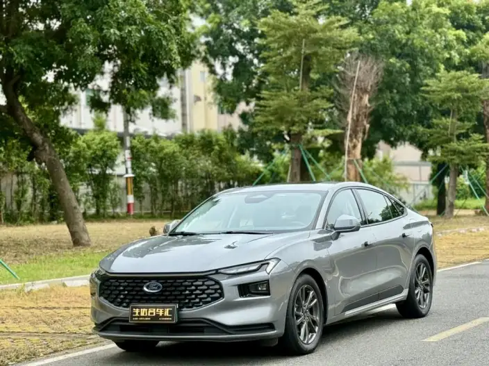 Ford Mondeo 2025 Model EcoBoost 245 Luxury Model – фото 1
