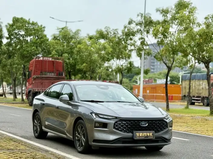 Ford Mondeo 2025 Model EcoBoost 245 Luxury Model – фото 3