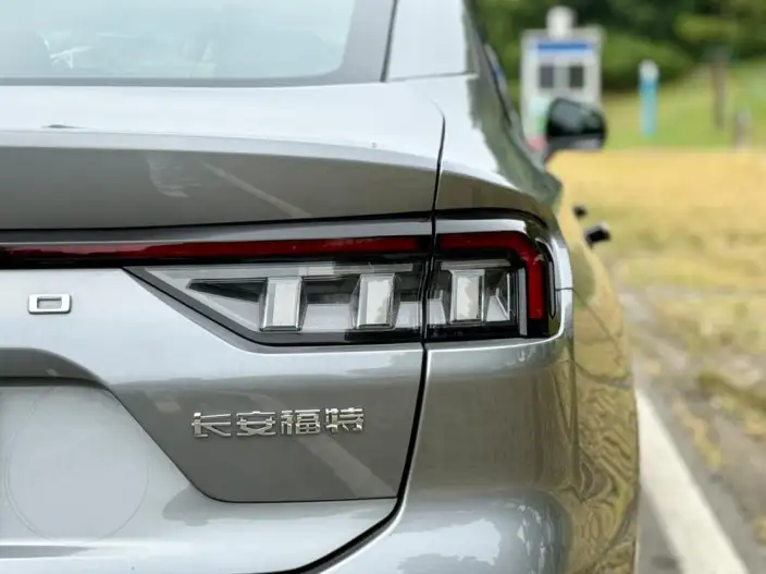 Ford Mondeo 2025 Model EcoBoost 245 Luxury Model – фото 9