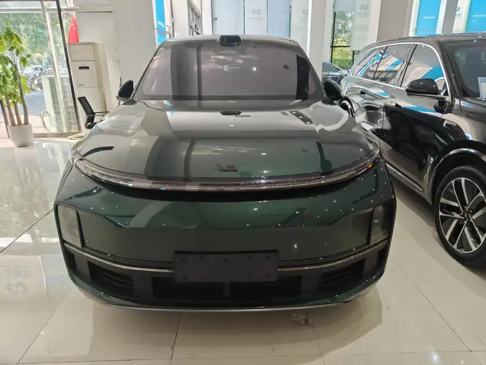 Li Auto L9 2022 Model Max Edition – фото 2