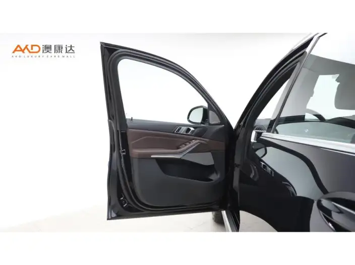 BMW X5 2023 Model xDrive40Li M Sports Set – фото 9