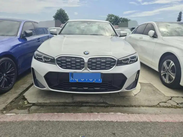 BMW 3 Series 2023 Model 325i M Sports Set – фото 2
