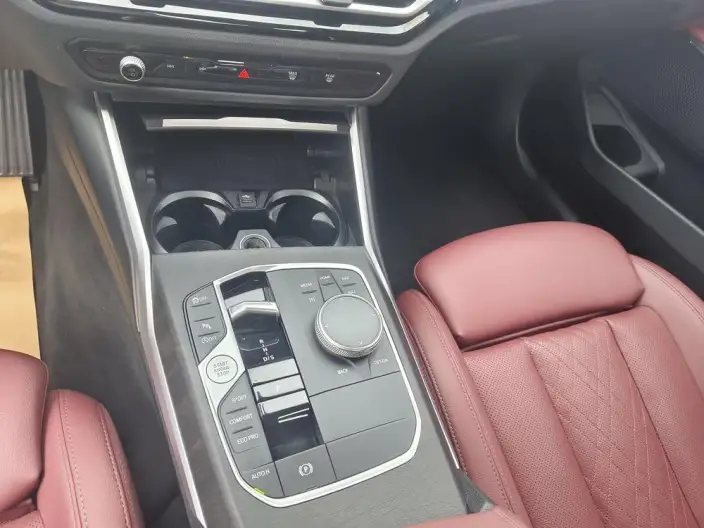 BMW 3 Series 2023 Model 325i M Sports Set – фото 9