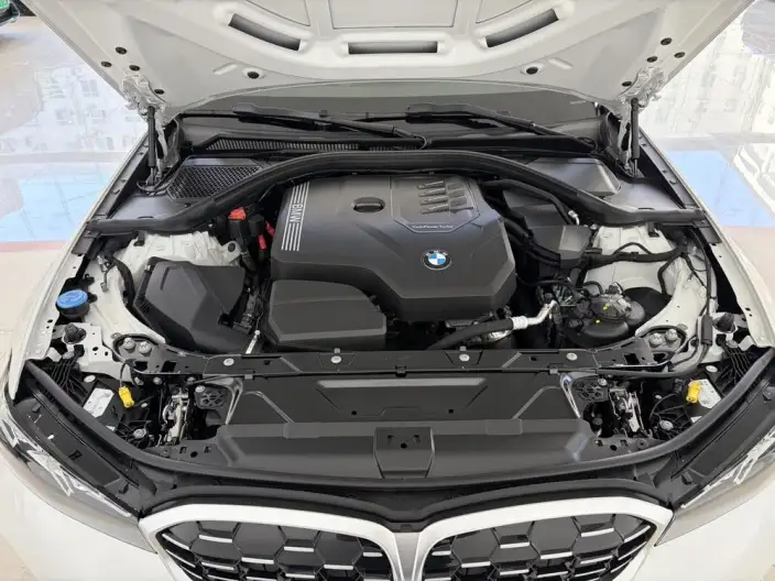 BMW 3 Series 2025 Model 325Li M Sports Set – фото 6