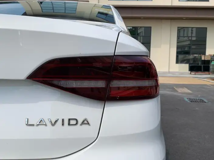 Volkswagen Lavida 2021 Model 1.5L Automatic Comfort Edition – фото 9
