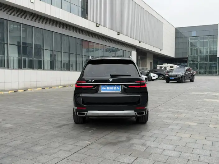 BMW X7 2023 Model xDrive40i Leading Model Luxury Set – фото 5