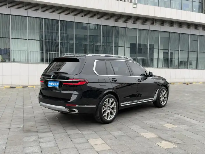 BMW X7 2023 Model xDrive40i Leading Model Luxury Set – фото 6