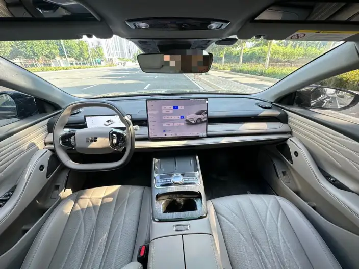 Geely Galaxy E8 PHEV 2025 Model 130km EM-i Premium Edition – фото 6