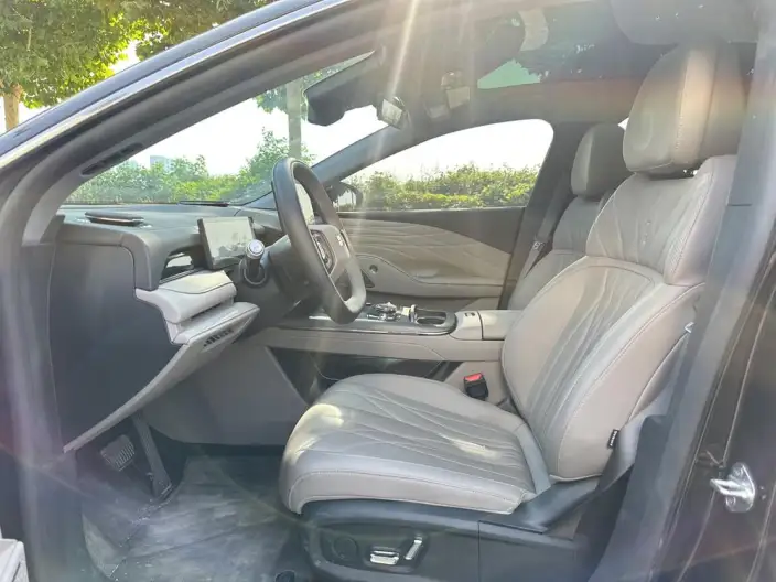 Geely Galaxy E8 PHEV 2025 Model 130km EM-i Premium Edition – фото 8