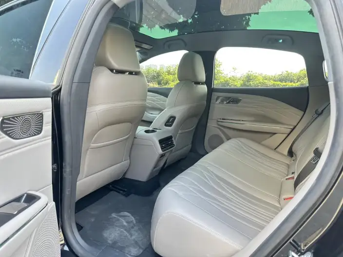 Geely Galaxy E8 PHEV 2025 Model 130km EM-i Premium Edition – фото 9