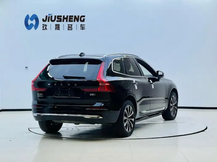 Volvo XC60 2025 Model B5 4WD Smart Range Deluxe Edition – фото 6