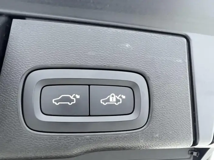 Volvo XC60 2025 Model B5 4WD Smart Range Deluxe Edition – фото 10