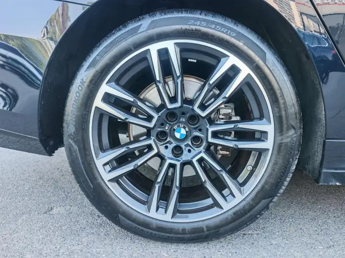 BMW 5 Series 2025 Model 530Li Leading Model M Sports Set – фото 6