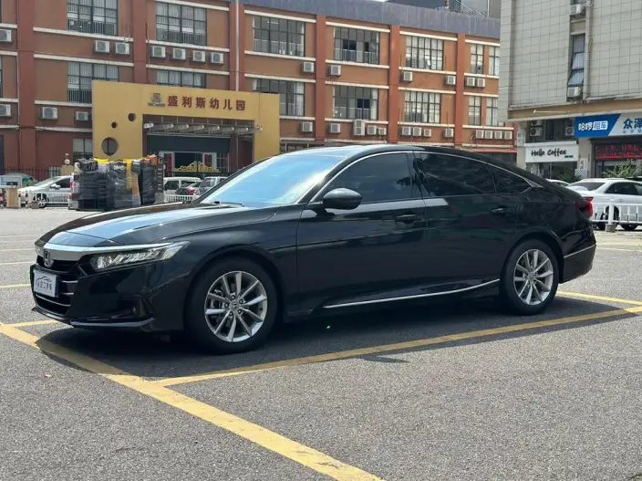Honda Accord 2022 Model 260TURBO Deluxe Edition – фото 1