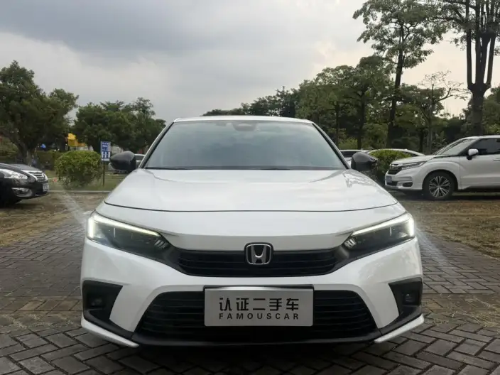 Honda Civic 2022 Model 240TURBO CVT Combustion Edition – фото 2