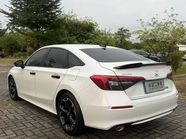Honda Civic 2022 Model 240TURBO CVT Combustion Edition – фото 4