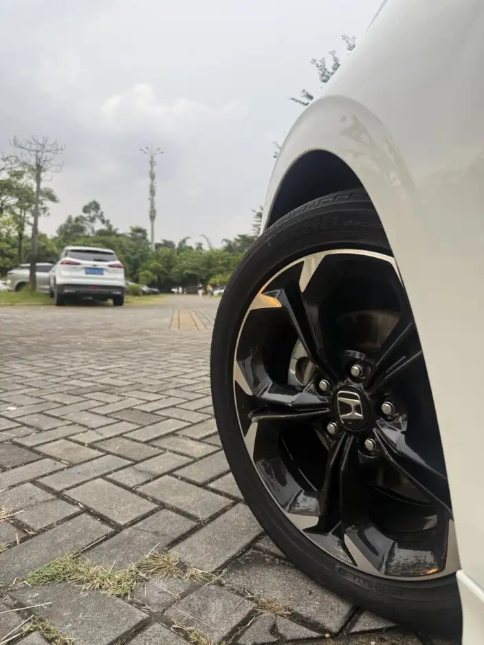 Honda Civic 2022 Model 240TURBO CVT Combustion Edition – фото 9