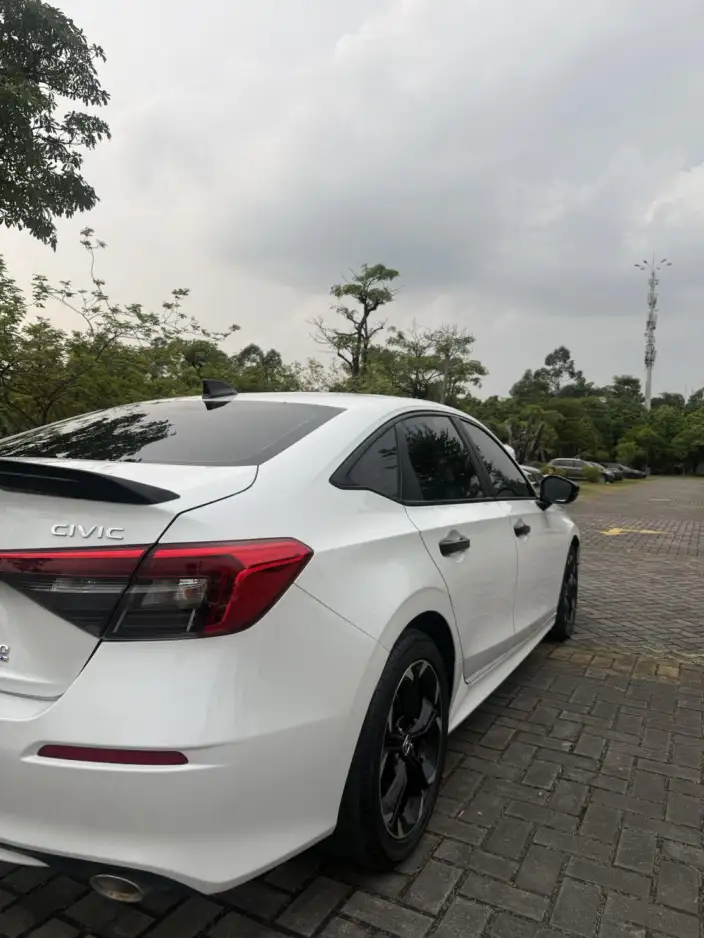 Honda Civic 2022 Model 240TURBO CVT Combustion Edition – фото 10