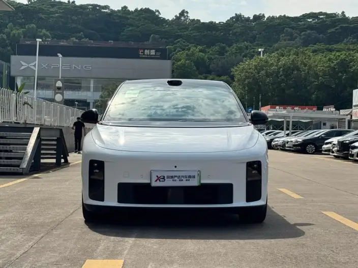 Li Auto i6 2025 Model 4WD Standard Edition – фото 2