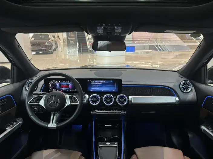 Mercedes-Benz GLB 2025 Model GLB 220 Fashion Model – фото 9