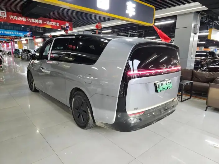 Li Auto MEGA 2024 Model Ultra Edition – фото 4