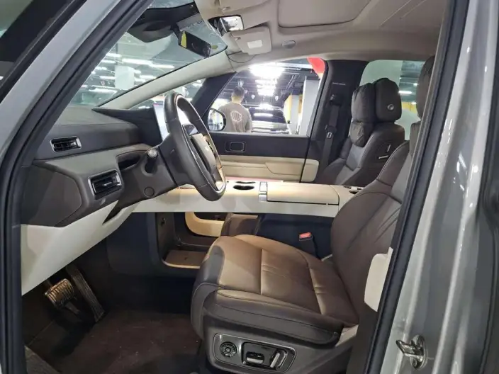 Li Auto MEGA 2024 Model Ultra Edition – фото 8