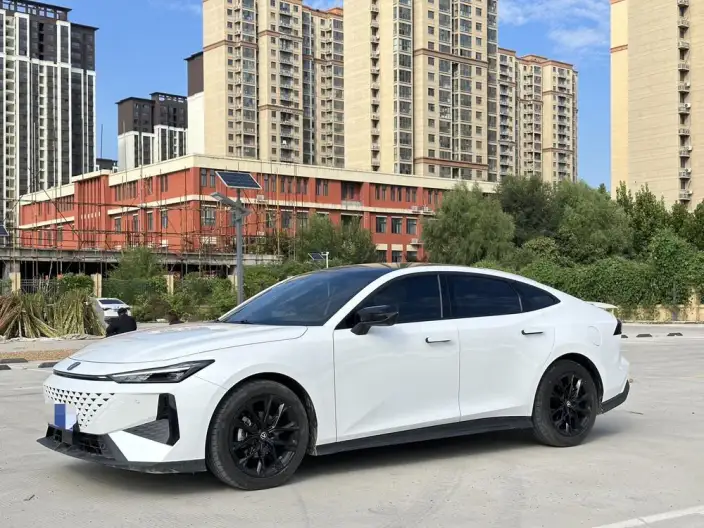 Changan UNI-V 2025 Model 1.5T 500Bar Noble Model