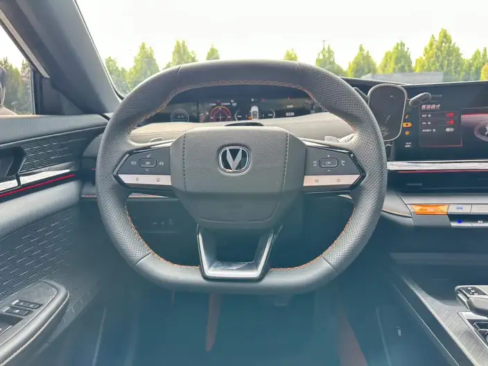 Changan UNI-V 2025 Model 1.5T 500Bar Noble Model – фото 7