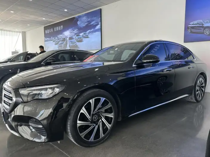Mercedes-Benz E-Class 2024 Model E 300 L Luxury Model sedan – фото 1