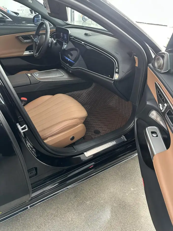 Mercedes-Benz E-Class 2024 Model E 300 L Luxury Model sedan – фото 8
