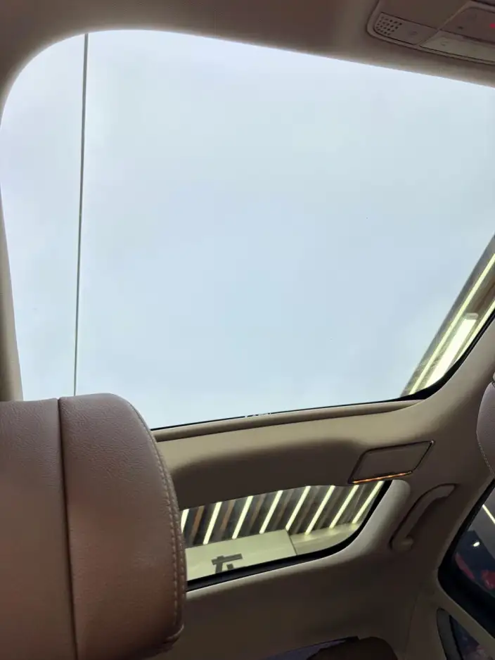 Mercedes-Benz E-Class 2023 Model E 260 L sedan – фото 6