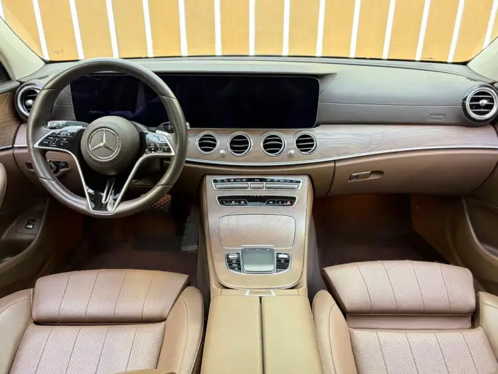 Mercedes-Benz E-Class 2023 Model E 260 L sedan – фото 7