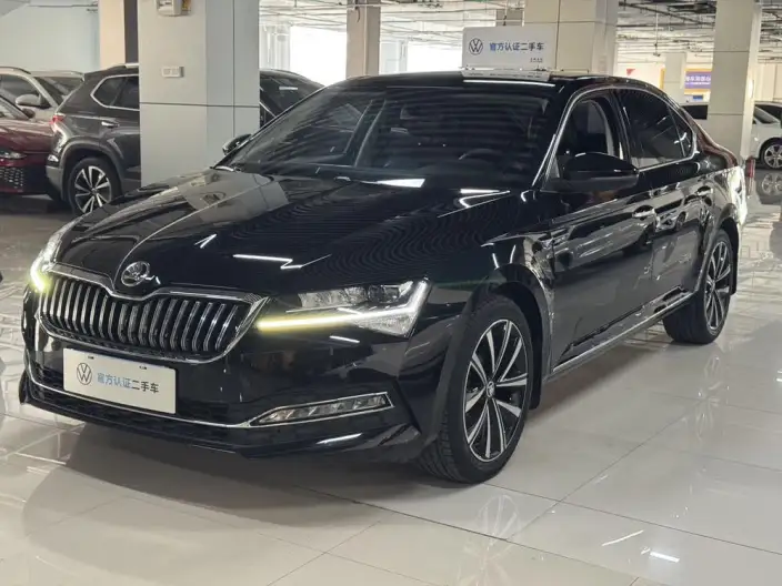 Skoda Superb 2023 Model Facelift TSI330 DSG Luxury Edition – фото 1