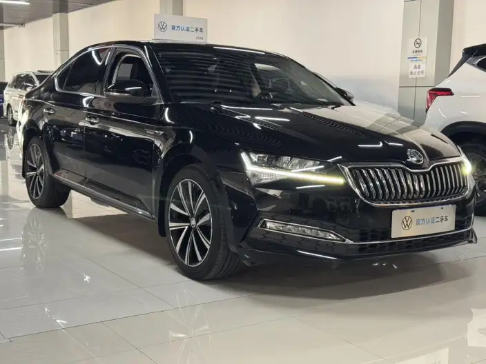 Skoda Superb 2023 Model Facelift TSI330 DSG Luxury Edition – фото 3