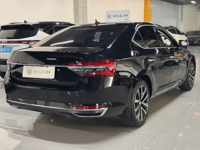 Skoda Superb 2023 Model Facelift TSI330 DSG Luxury Edition – фото 6