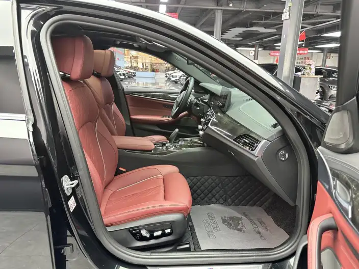 BMW 5 Series 2022 Model Facelift 530Li Exclusive Model M Sports Set – фото 8