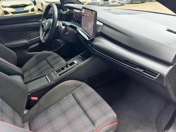 Volkswagen Golf GTI 2025 Model 380TSI DSG GTI – фото 7