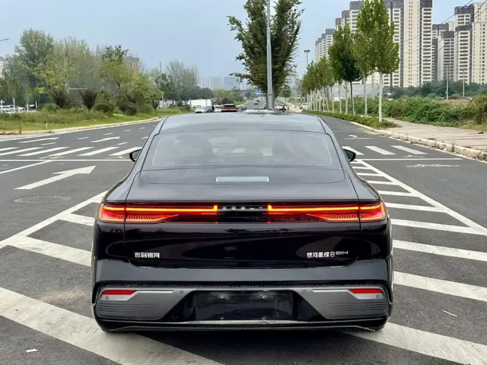 Geely Galaxy E8 PHEV 2025 Model 130km EM-i Premium Edition – фото 5