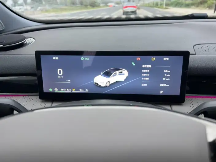 Geely Galaxy E8 PHEV 2025 Model 130km EM-i Premium Edition – фото 8