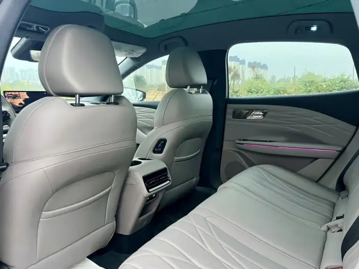 Geely Galaxy E8 PHEV 2025 Model 130km EM-i Premium Edition – фото 10