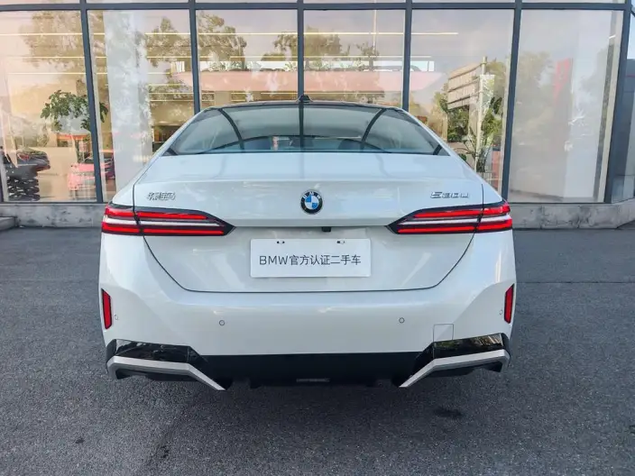 BMW 5 Series 2025 Model 530Li Exclusive Model M Sports Set – фото 4