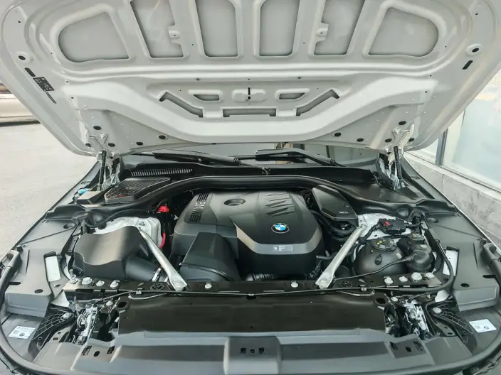 BMW 5 Series 2025 Model 530Li Exclusive Model M Sports Set – фото 6