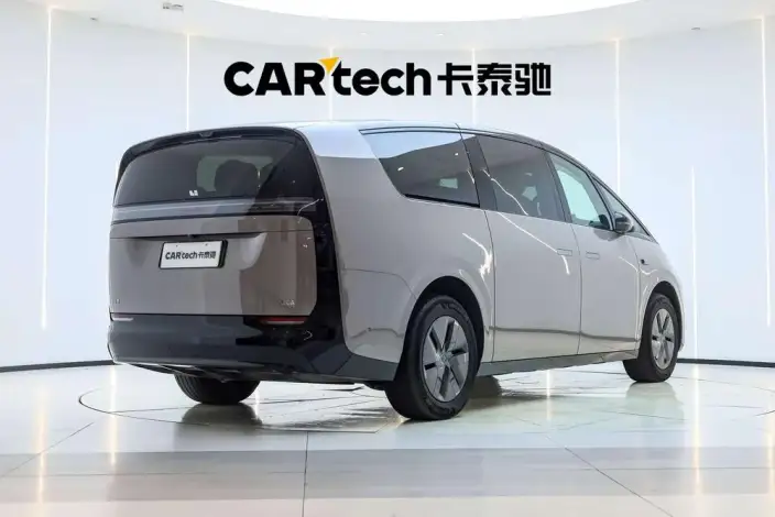 Li Auto MEGA 2024 Model Ultra Edition – фото 7