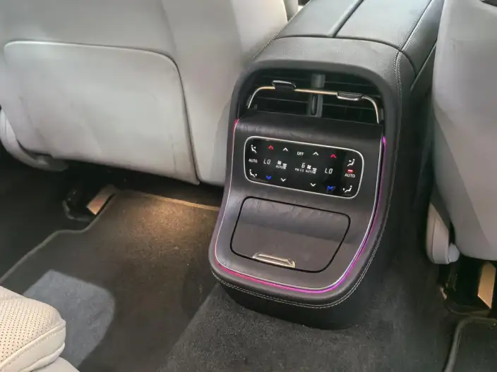 Mercedes-Benz E-Class 2024 Model E 300 L Luxury Model sedan – фото 9