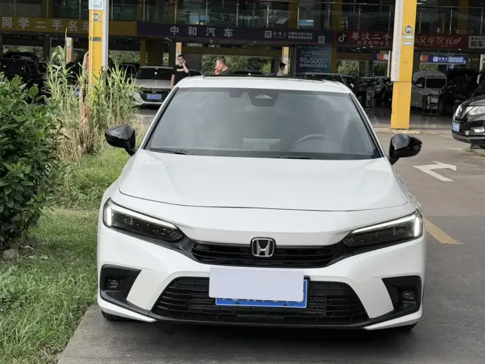 Honda Civic 2022 Model 240TURBO CVT Combustion Edition – фото 2