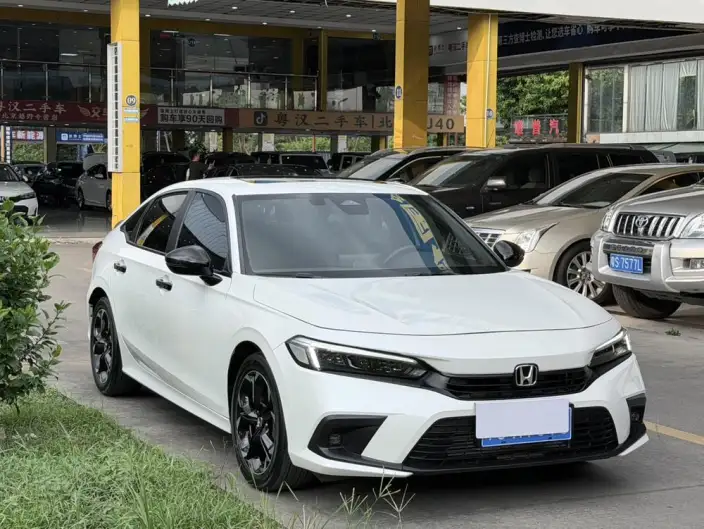 Honda Civic 2022 Model 240TURBO CVT Combustion Edition – фото 3
