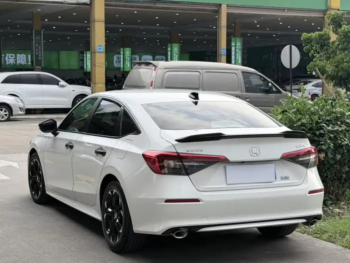 Honda Civic 2022 Model 240TURBO CVT Combustion Edition – фото 4