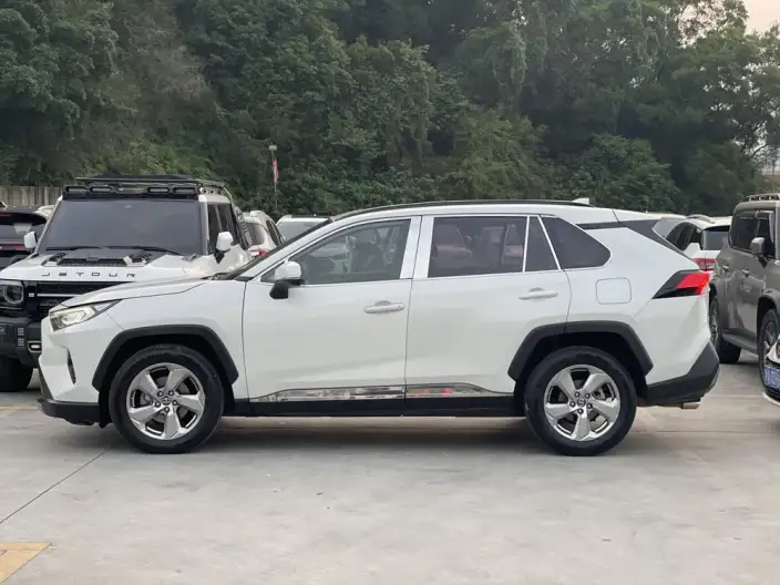 Toyota RAV4 2020 Model 2.0L CVT 2WD Fashion edition – фото 3