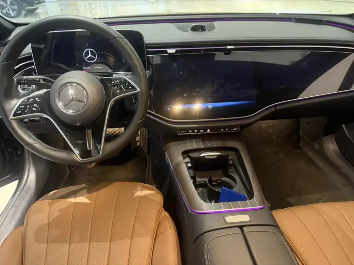 Mercedes-Benz E-Class PHEV 2024 Model E 350 e L sedan – фото 5